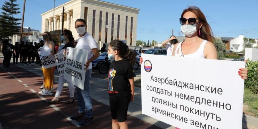 Αρμενία: Διαδηλώσεις στην Κύπρο για την επιθετικότητα του Αζερμπαϊτζάν! Μήνυμα από Θεοχάρους στο Μπακού