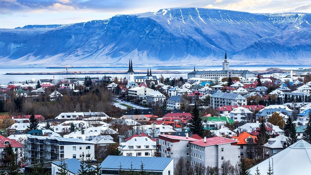 Forbes: Το πείραμα της Ισλανδίας με την 35ωρη εργασία αποδείχθηκε εξαιρετικά επιτυχημένο