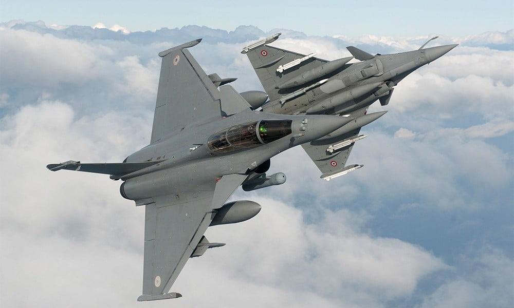 Ινδικά μαχητικά “σκεπάζουν” τον ουρανό της Ευρώπης! Μετά τα Su-30 έρχονται και Rafale