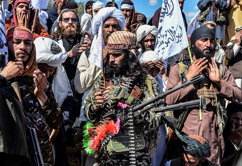 Οι Ταλιμπάν προελαύνουν, ο αφγανικός στρατός υποχωρεί και ο αμερικανικός αποχωρεί