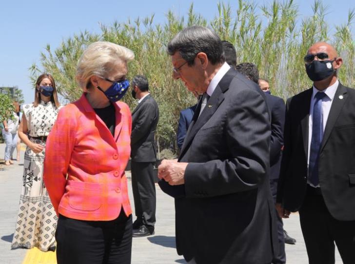 Φον Ντερ Λάιεν προς Νίκο Αναστασιάδη: Η Ε.Ε. στηρίζει την Κύπρο στο θέμα των Βαροσίων