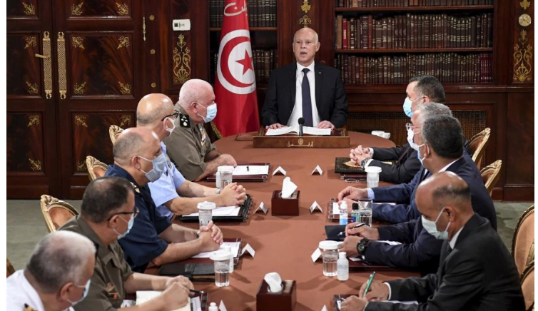 Ο Πρόεδρος της Τυνησία δεν σταμάτησε τη δημοκρατική πορεία της χώρας, αλλά τη διολίσθησή της προς την ισλαμική δικτατορία