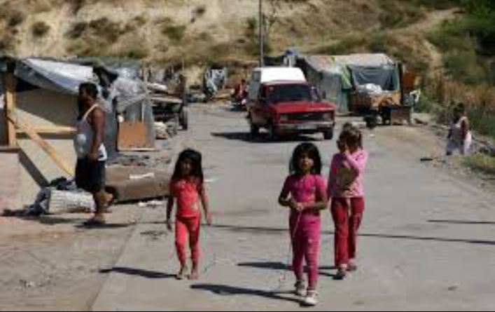 Απογραφή στα Σκόπια: Οι Ρομά διαμαρτύρονται ότι καταγράφονται ως Αλβανοί, Τούρκοι