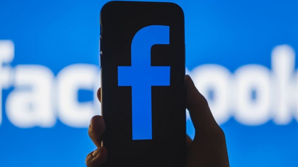 Το Facebook έκανε τα “στραβά μάτια” για VIP χρήστες που “πάτησαν” τους κανόνες του