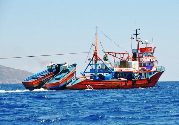 Τα τουρκικά αλιευτικά εγγράφουν υποθήκες στο Αιγαίο