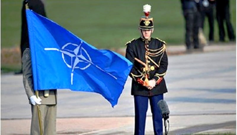 Εκρήγνυται στη Γαλλία  η δυσαρέσκεια κατά του ΝΑΤΟ