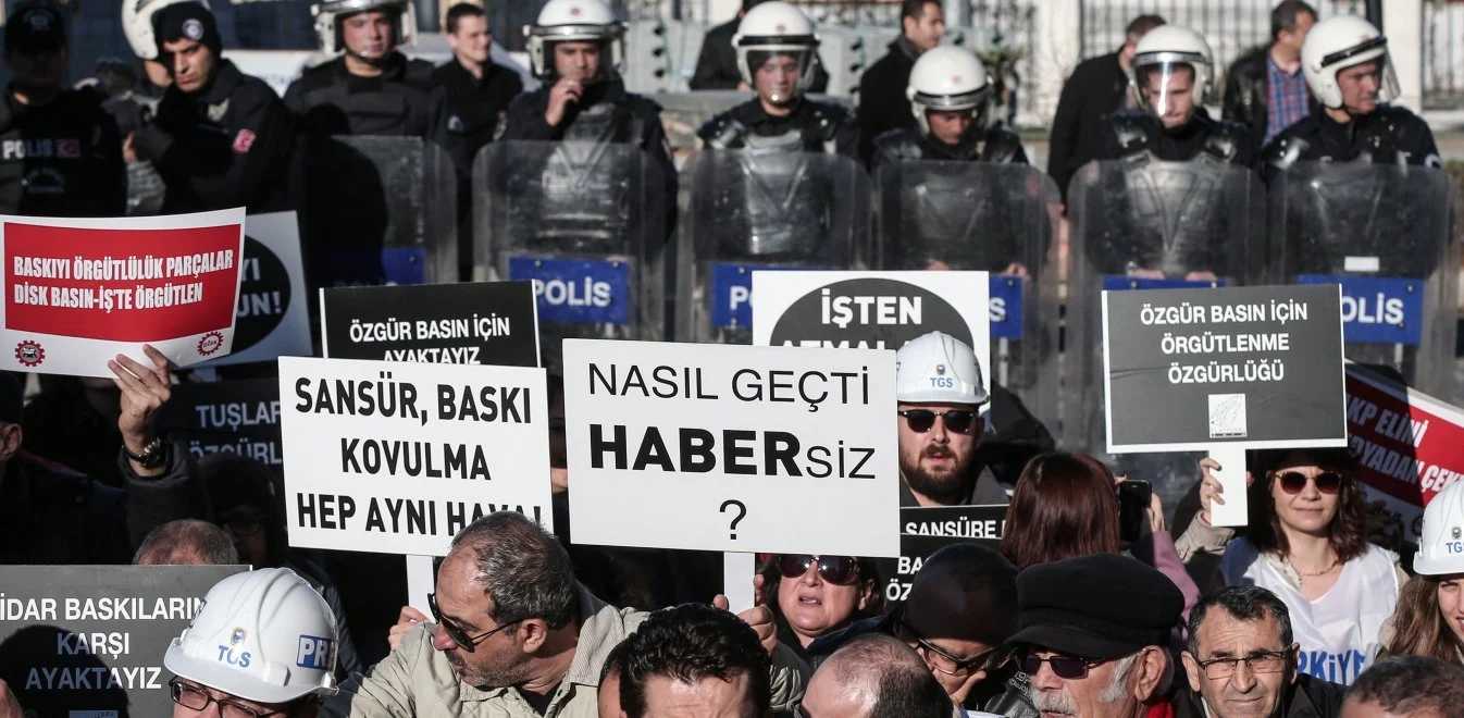 Τουρκία: Απέλαση Τουρκοκύπριου δημοσιογράφου – Υπέρ της απόφασης κι ο Τατάρ
