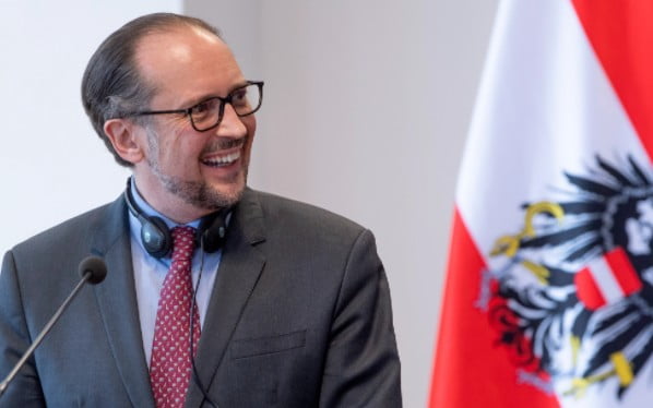 Αυστρία: Ο ΥΠΕΞ Σάλενμπεργκ νέος καγκελάριος μετά την παραίτηση-«βόμβα» του Κουρτς