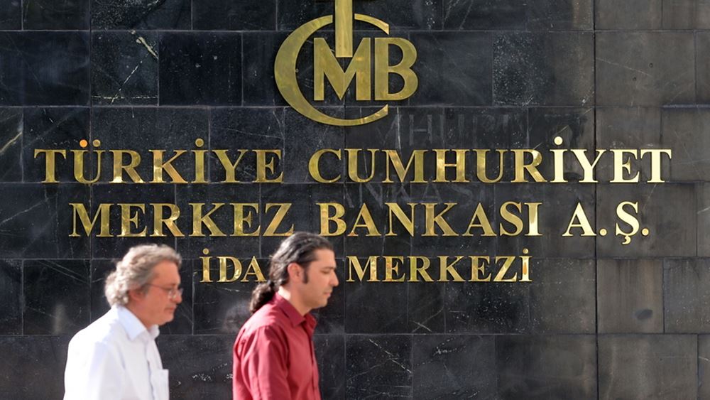 Σε “ελεύθερη πτώση” η λίρα! Η κεντρική τράπεζα Τουρκίας μείωσε τα επιτόκια στο 16%