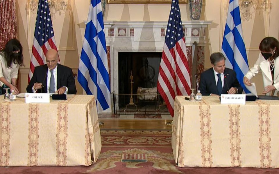 WSJ: Αναβαθμισμένες και πολυδιάστατες οι σχέσεις Ελλάδας – ΗΠΑ