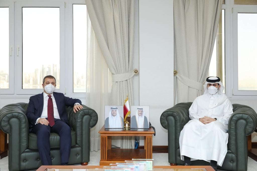 Ο Διοικητής Κεντρικής Τράπεζας της Τουρκίας, συναντήθηκε με τον ομόλογό του στο Κατάρ