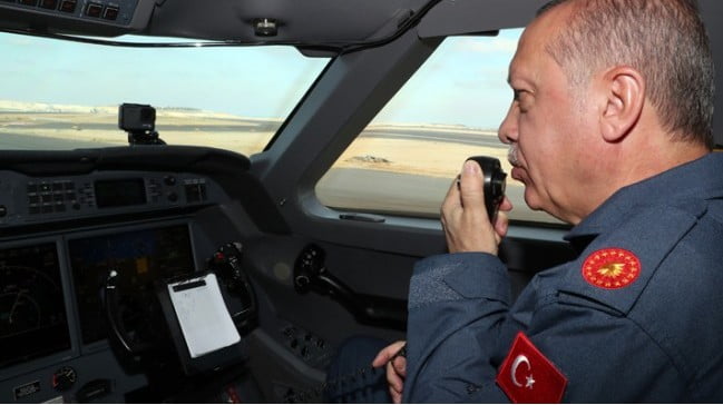 Ξέσπασμα Τούρκου πιλότου: “Μισθοί πείνας και ανεργία! 150 Έλληνες πιλότοι εργάζονται στην Τουρκία – Ένας έχει τατουάζ της ΕΟΚΑ”