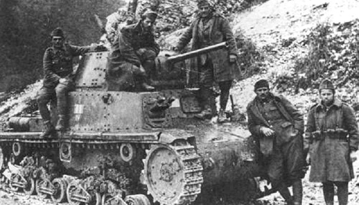1940: Ο Μουσολίνι εξοπλίζει τον Ελληνικό Στρατό… με όπλα εκ λαφύρων