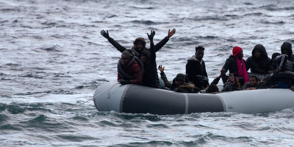 Αποκάλυψη: Ορμητήριο δουλεμπόρων η Ελλάδα! Ποιοι εμπορεύονται τις βάρκες του θανάτου
