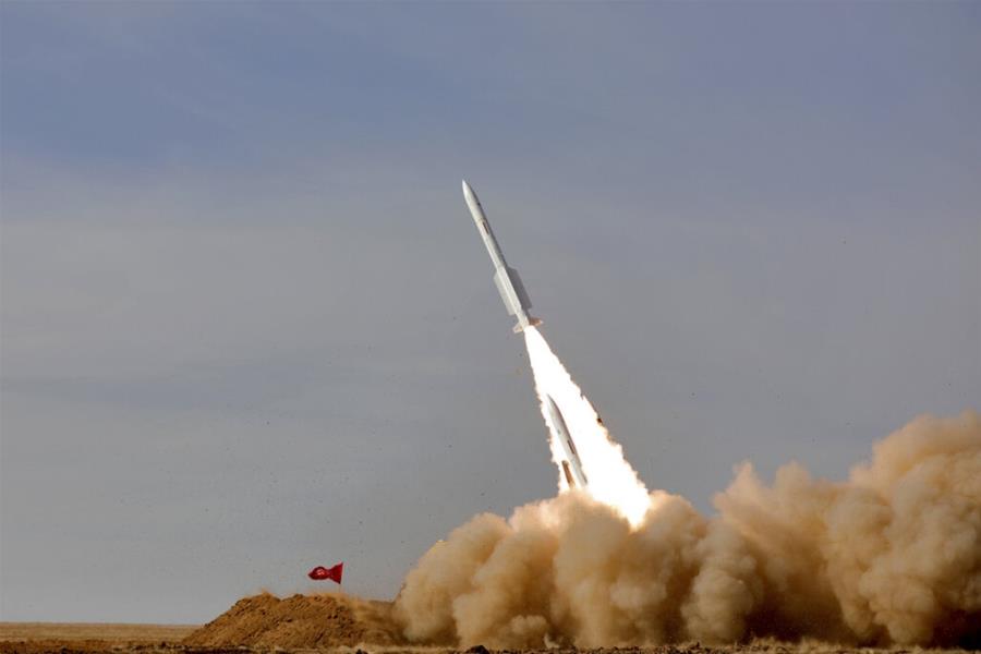 Ιράν: Εκτόξευση βαλλιστικών πυραύλων στο πλαίσιο στρατιωτικών γυμνασίων