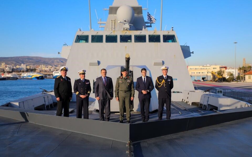 Πολεμικό Ναυτικό: Επίσκεψη Παναγιωτόπουλου στη γαλλική φρεγάτα «Provence»