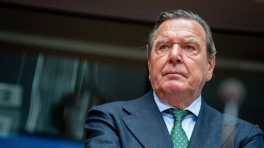 Γερμανία: Πυρ ομαδόν από το CDU κατά του Gerhard Schröder για φιλορωσική στάση