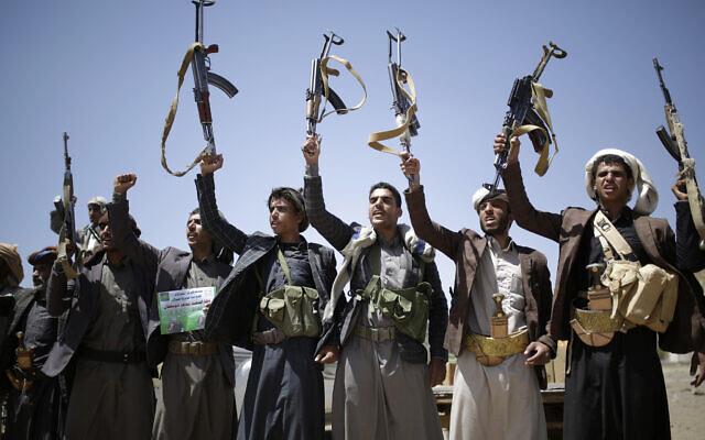 ΟΗΕ: Το Ιράν προμηθεύει μυστικά με όπλα τους αντάρτες Χούτι στην Υεμένη