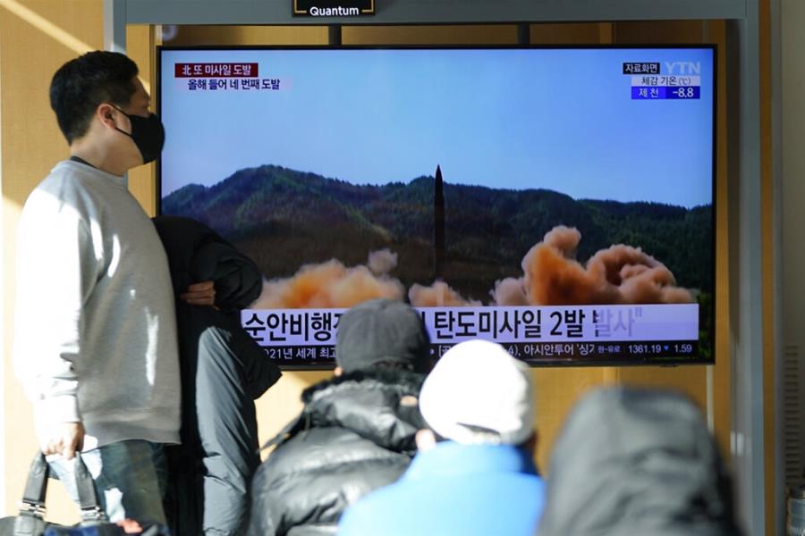 Η Βόρεια Κορέα επιβεβαιώνει τις εκτοξεύσεις δύο πυραύλων