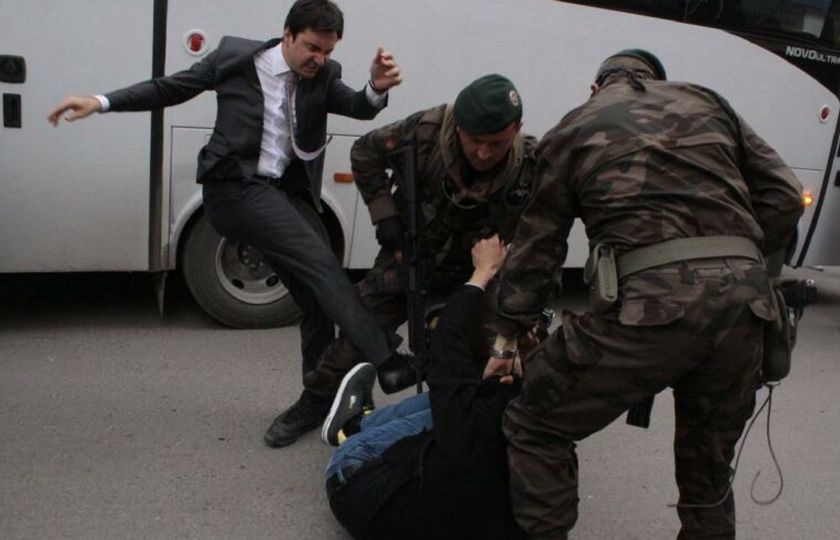 Συνεργάτης του Ερντογάν που χτύπησε διαδηλωτή διορίστηκε σε διπλωματικό πόστο