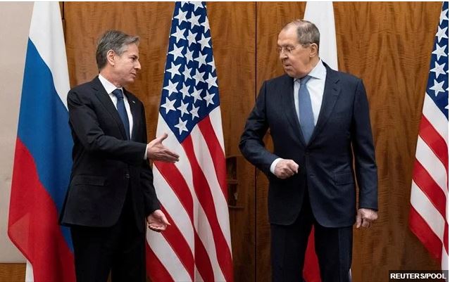 Σε σκληρή γραμμή η Ρωσία κατά την συνάντηση Μπλίνκεν – Λαβρόφ
