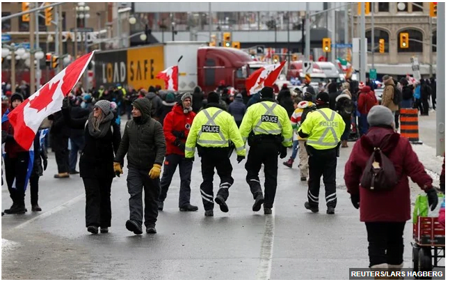 Καναδάς: «Εκτός ελέγχου» η Οτάβα, κηρύχθηκε σε κατάσταση έκτακτης ανάγκης
