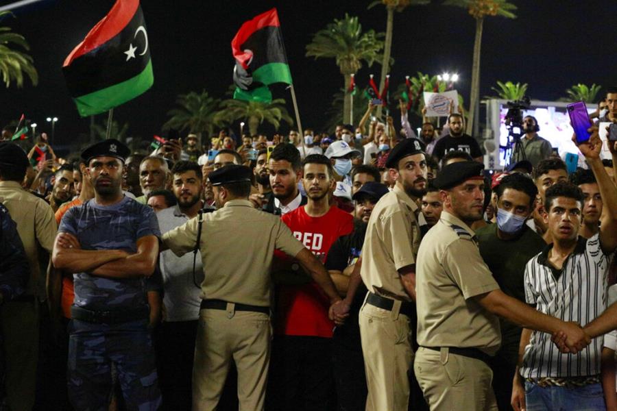 Η νέα κρίση στη Λιβύη και η «σφήνα» που επιχειρεί η Αθήνα