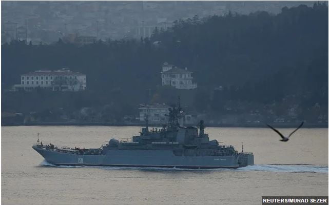 Η Τουρκία «δεν έχει ακόμη αποφασίσει» για την διέλευση ρωσικών πλοίων από τα Στενά