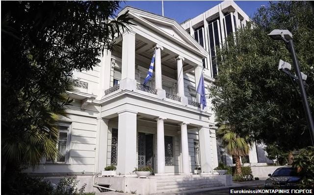 Διάβημα διαμαρτυρίας του ΥΠΕΞ προς τον Ρώσο Πρέσβη στην Αθήνα για τους νεκρούς Έλληνες της Μαριούπολης