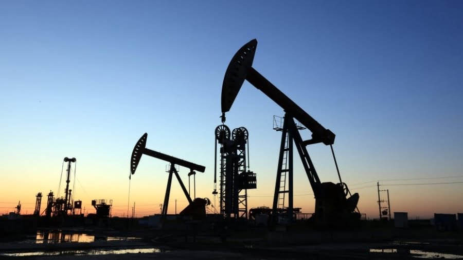 Εμπάργκο στις ρωσικές εξαγωγές πετρελαίου ανακοινώνει ο Biden – Πάνω από τα 130 δολάρια το brent
