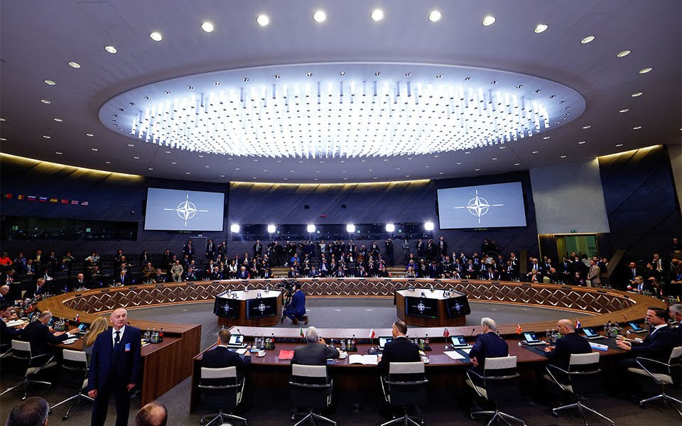 ΝΑΤΟ: Η ρωσική επίθεση απειλεί την παγκόσμια ασφάλεια