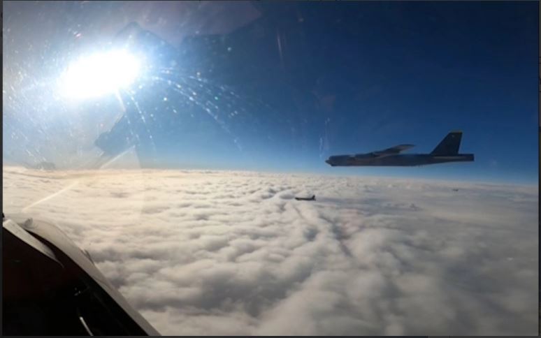 Πολεμική αεροπορία: Συνεκπαίδευση ελληνικών F-16 με αμερικανικά βομβαρδιστικά Β-52