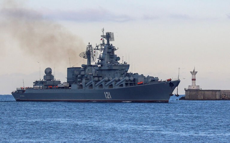 Τι σημαίνει το πλήγμα στη ναυαρχίδα του Ευξείνου Πόντου για τη Ρωσία