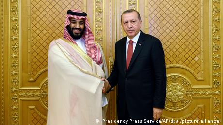 Το σου κάνει το χρήμα! Ο Ερντογάν εναγκαλίζεται τον διάδοχο της Σαουδικής Αραβίας, τον οποίο μέχρι χθες αποκαλύσε στυγερό δολοφόνο!!!