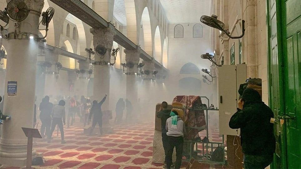 Επεισόδια στην Ιερουσαλήμ και στο τέμενος Αλ Ακσά: Πάνω από 100 τραυματίες από συγκρούσεις Παλαιστινίων με Ισραηλινούς αστυνομικούς