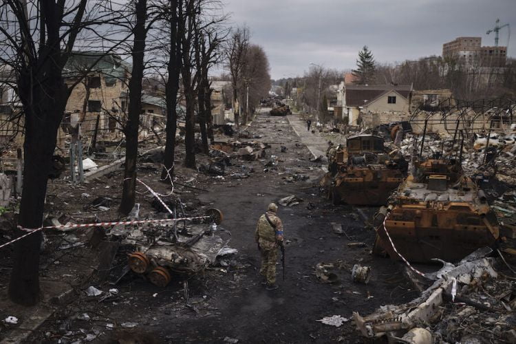Ο αθέατος πόλεμος στο παρασκήνιο του Ουκρανικού