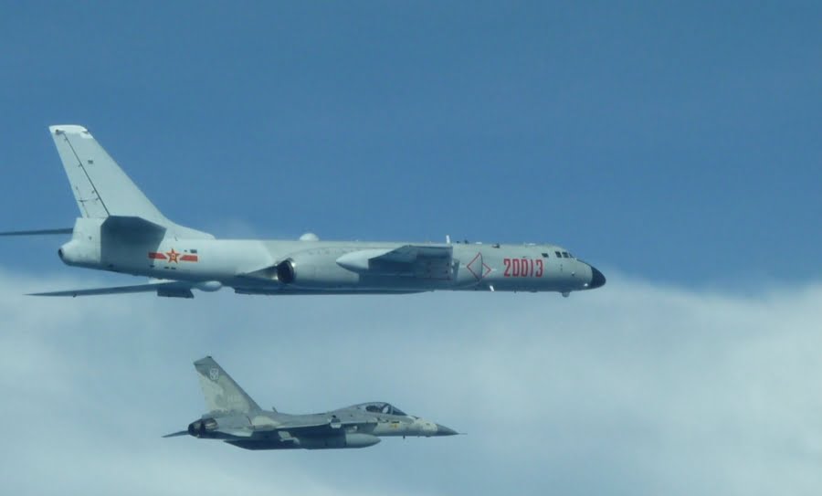 Eπικίνδυνη κλιμάκωση: Κοινή 13ωρη εναέρια περιπολία Ρωσίας – Κίνας με πυρηνικά βομβαρδιστικά πάνω από την Ιαπωνία