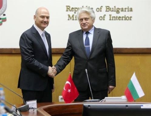 Ο υπουργός Εσωτερικών της Τουρκίας στη Βουλγαρία για το ‘μεταναστευτικό’ και το ‘οργανωμένο έγκλημα’