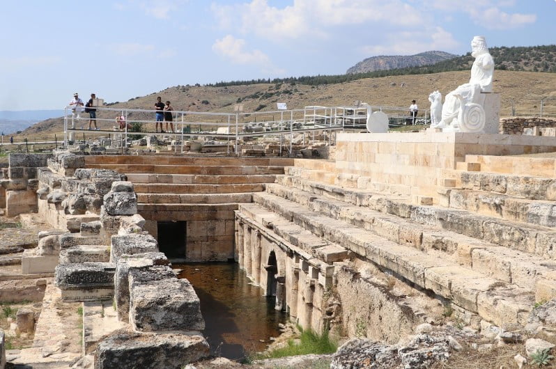 Η Τουρκία στοχεύει στον «σκοτεινό» τουρισμό και άνοιξε την αρχαία ελληνική «Πύλη της Κόλασης»