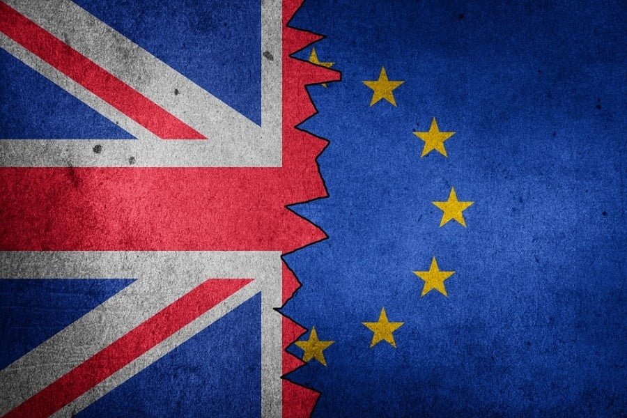 Μετωπική ΕΕ – Βρετανία για το τελωνειακό καθεστώς της Βόρειας Ιρλανδίας – Προ των πυλών εμπορικός πόλεμος