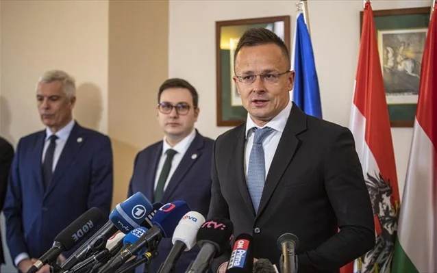 Υπουργός Εξωτερικών Ουγγαρίας στη «Ναυτεμπορική»: Να τελειώσει ο πόλεμος στην Ουκρανία όσο γίνεται πιο γρήγορα