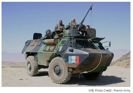 Η Γαλλία στέλνει τεθωρακισμένα οχήματα VAB στην Ουκρανία