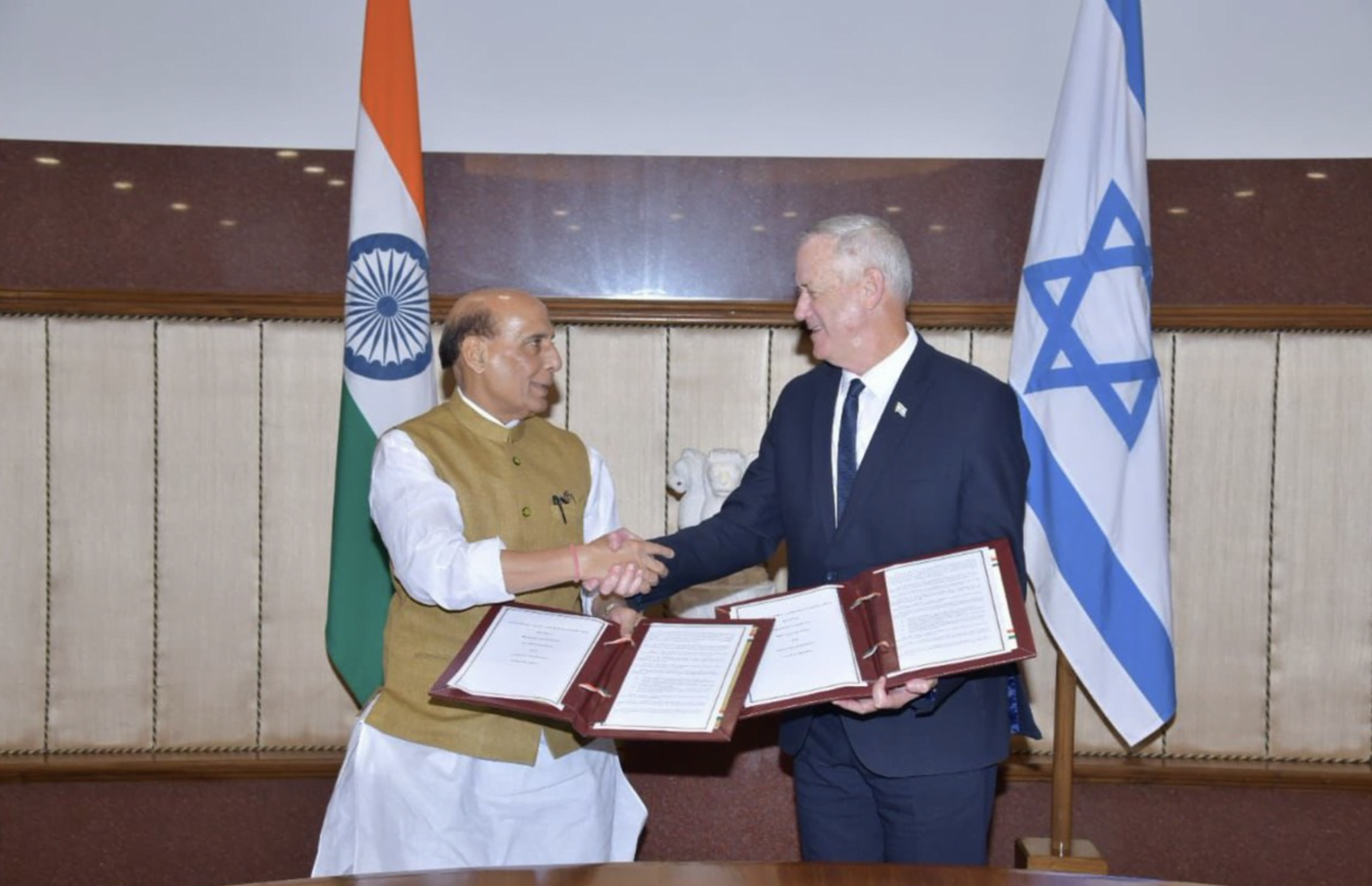 Αμυντική συμφωνία Ισραήλ-Ινδίας: ”Απάντηση” στον άξονα Τουρκίας-Πακιστάν – Στο Ν. Δελχί ο Benny Gantz