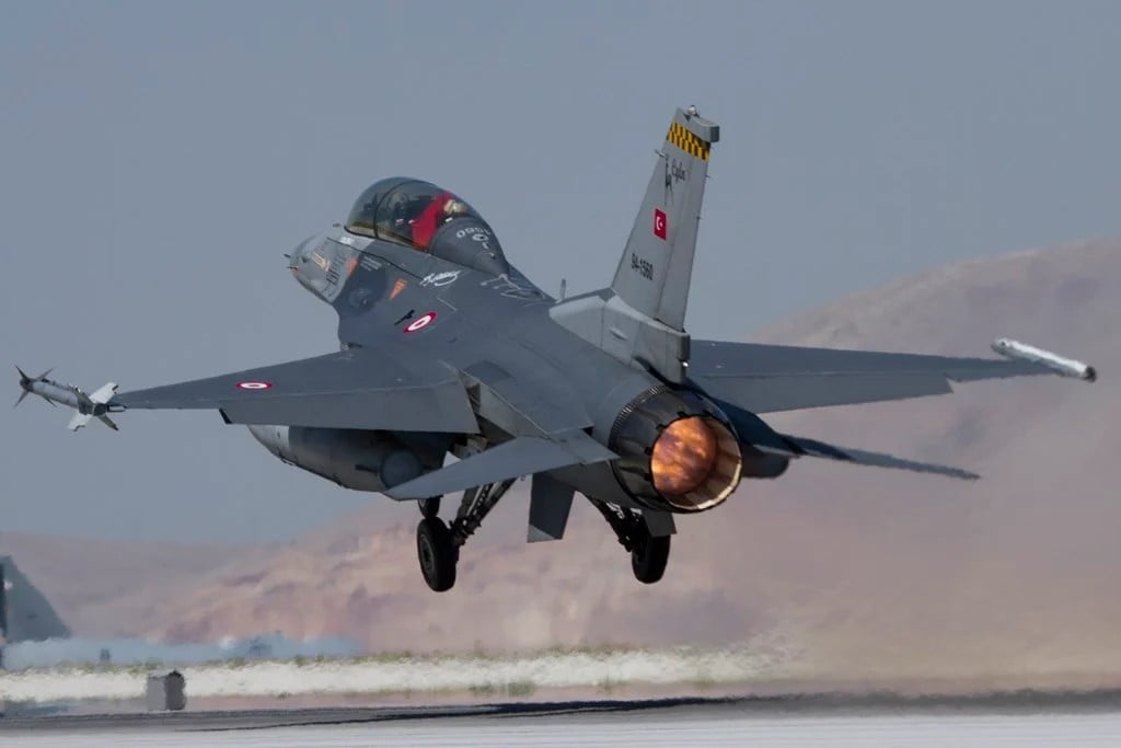 Σε «κενό αέρος» η αγορά και αναβάθμιση Τουρκικών F-16 από τις ΗΠΑ