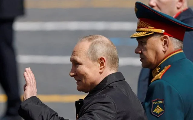 Πούτιν: «Ήρωες της Ρωσίας» οι στρατηγοί που κατέλαβαν το Λουγκάνσκ