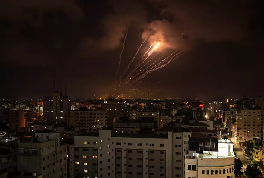 Το Ισραήλ άνοιξε και πάλι τα σύνορα, βυτιοφόρα με καύσιμα εισήλθαν στη λωρίδα της Γάζας! “Μύλος” με την κατάπαυση πυρός
