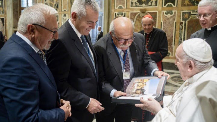 Ο γενικός γραμματέας της Διακοινοβουλευτικής Συνέλευσης Ορθοδοξίας ενημέρωσε τον Πάπα Φραγκίσκο για τη μετατροπή της Αγίας Σοφίας σε τζαμί