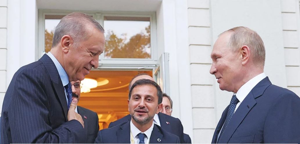Ο Ερντογάν έχει καταντήσει μαριονέτα του Πούτιν