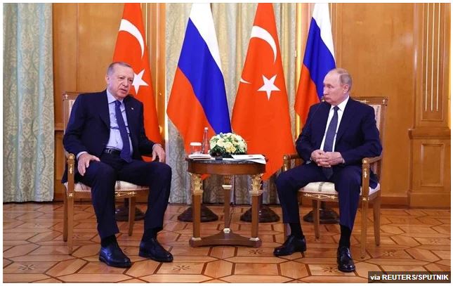 Σότσι: Φιλοφρονήσεις και συμφωνία για «οικονομική συνεργασία» στη συνάντηση Πούτιν-Ερντογάν