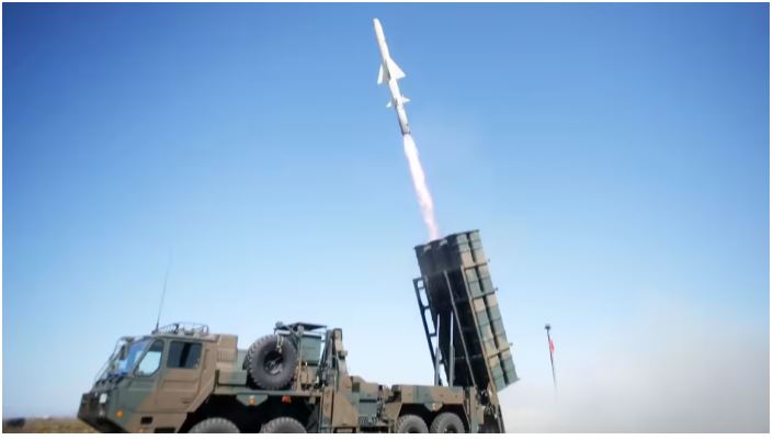 Η Ιαπωνία εξετάζει την ανάπτυξη πυραύλων μεγάλου βεληνεκούς ικανών να πλήξουν Βόρεια Κορέα και Κίνα